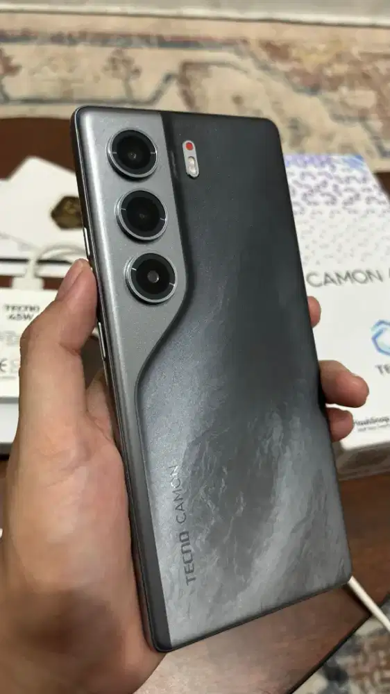 Jual HP Tecno Camon 40 8/128 Mulusss