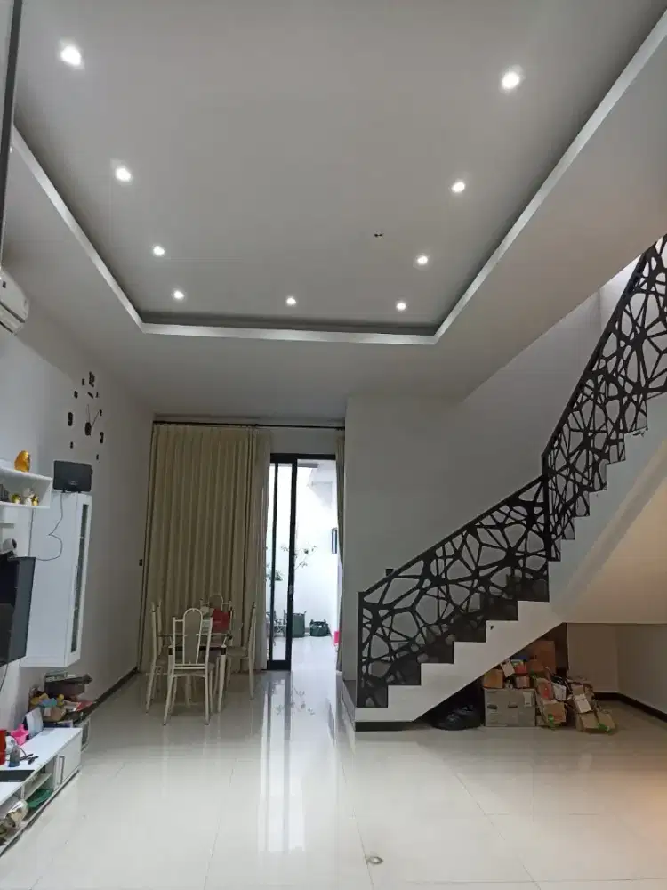 TERMURAH RUMAH LUAS 2 LANTAI SIAP HUNI LEBAK ARUM DEKAT MERR KENJERAN