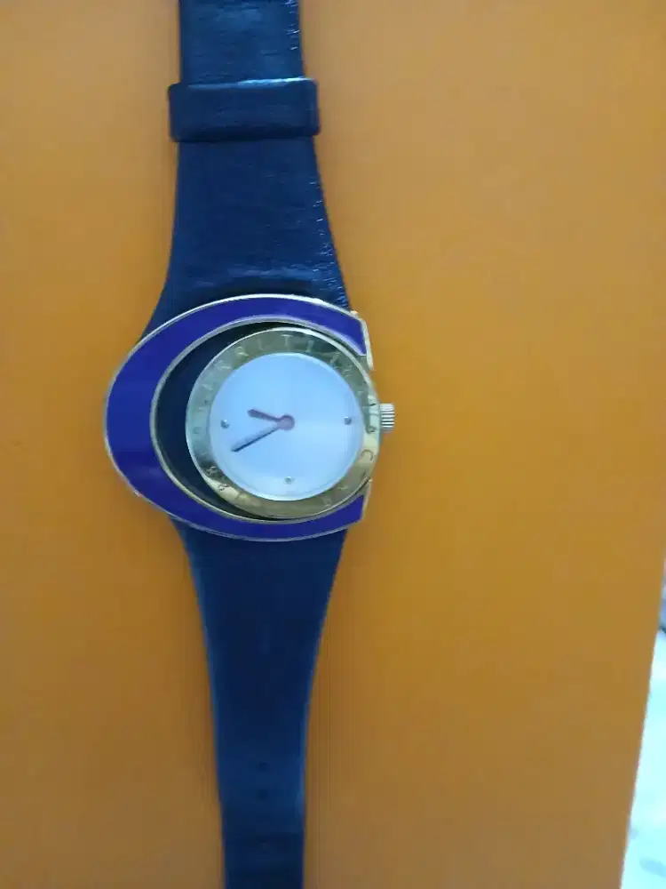 Jam tangan wanita Cerruti 1881