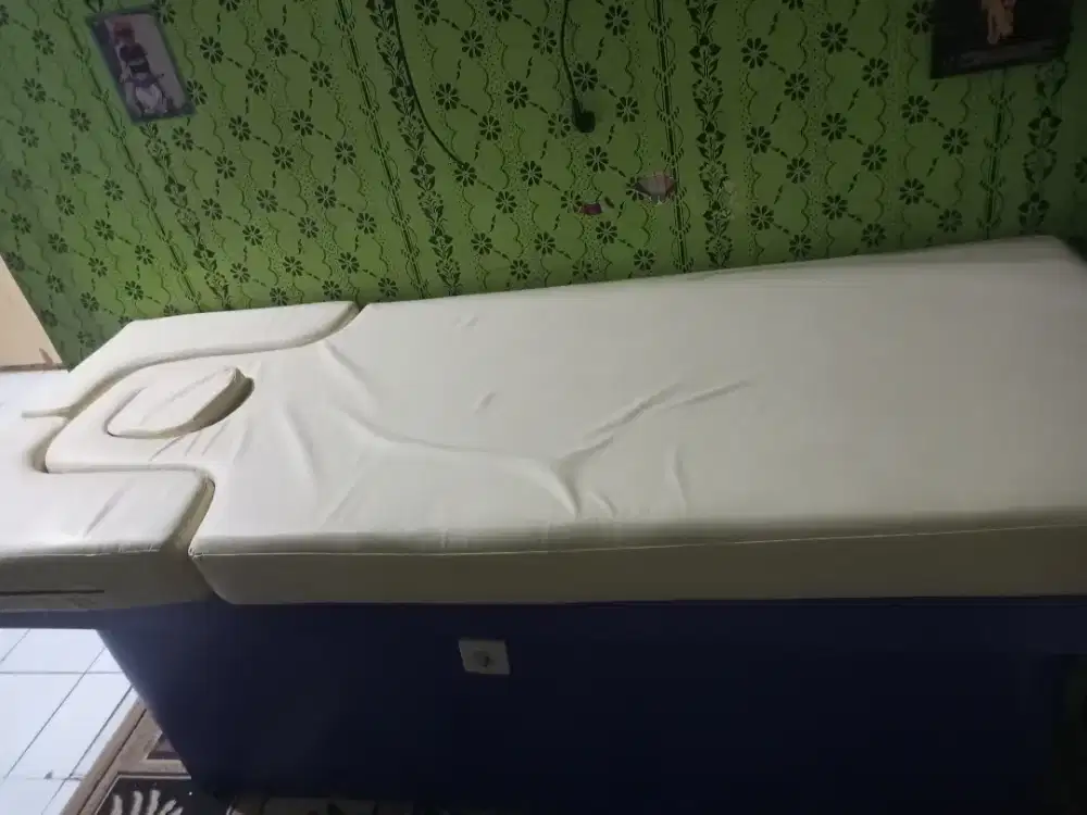 Kasur massage sudah sama dipan nya