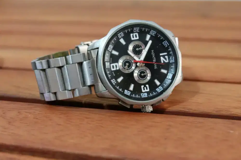 Jam tangan cowo Automatic ada bonusan jam tangan cewe, cek deskripsi