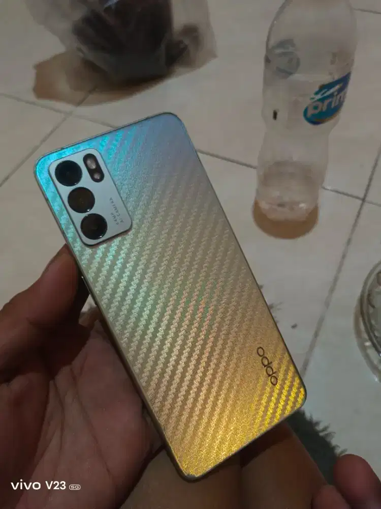 Oppo Reno 6 5G minus