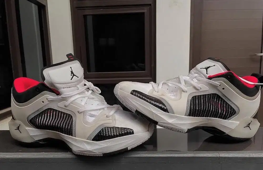 jordan 37 siren red like new