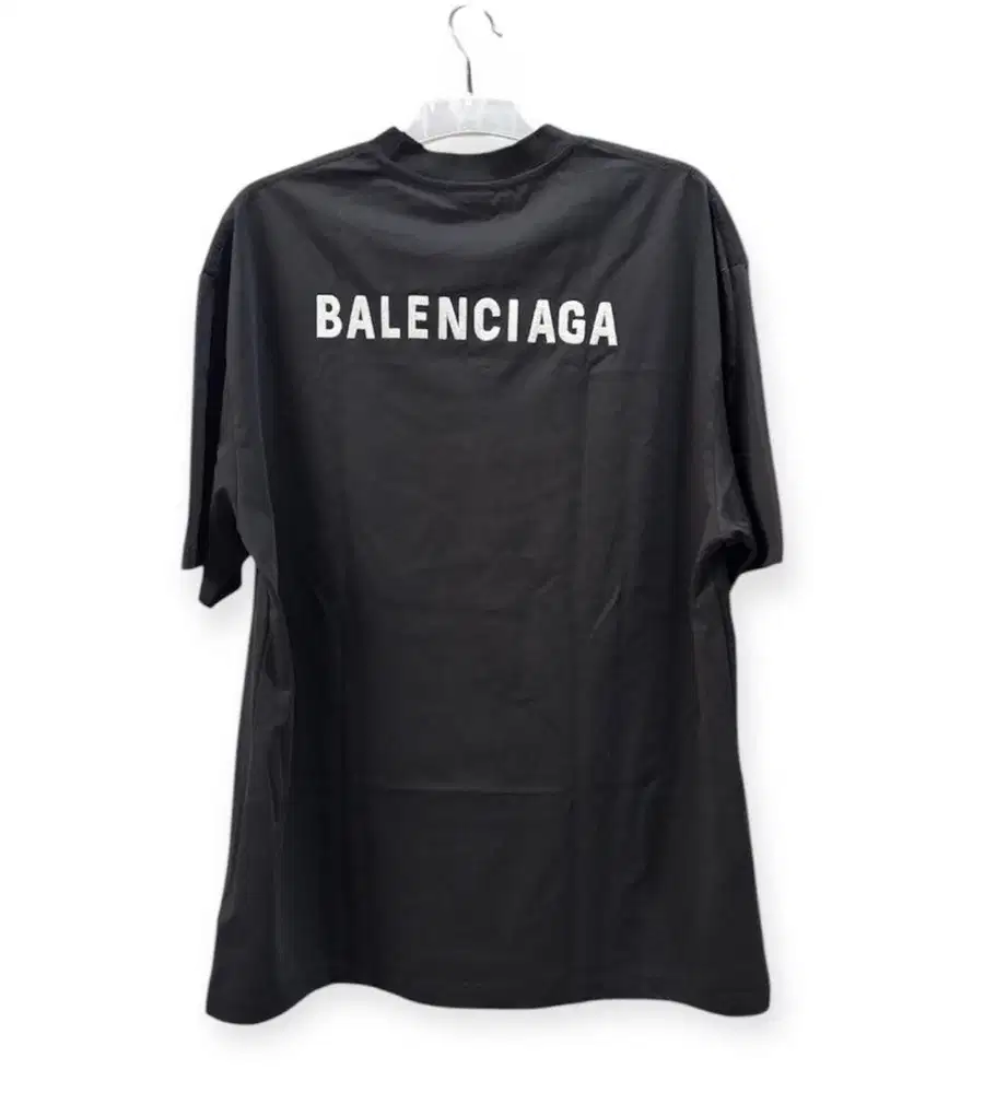 Kaos tshirt preloved bal hitam 77x57 simple Balenciaga