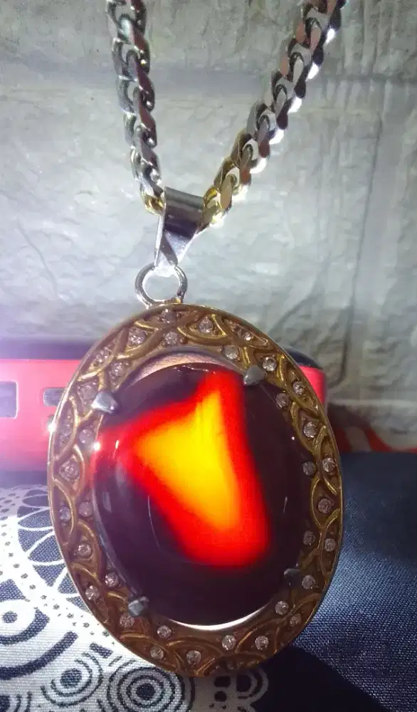 Kalung batu akik motif lidah menjulur