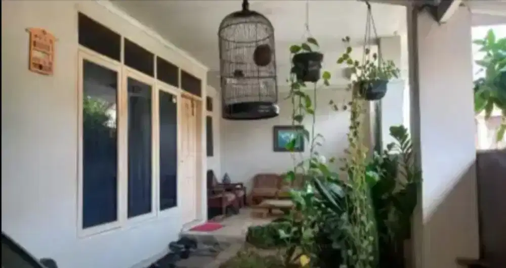 Dijual rumah di komplek nyaman