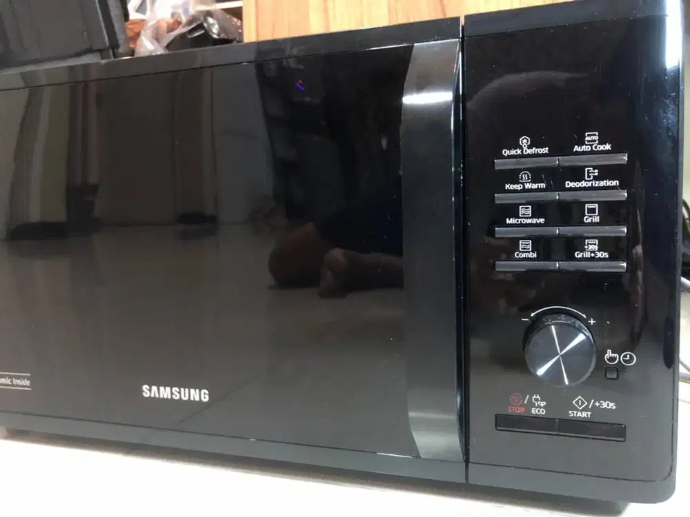 Microwave Samsung Ceramic Inside Kapasital 23L Mulus Like New