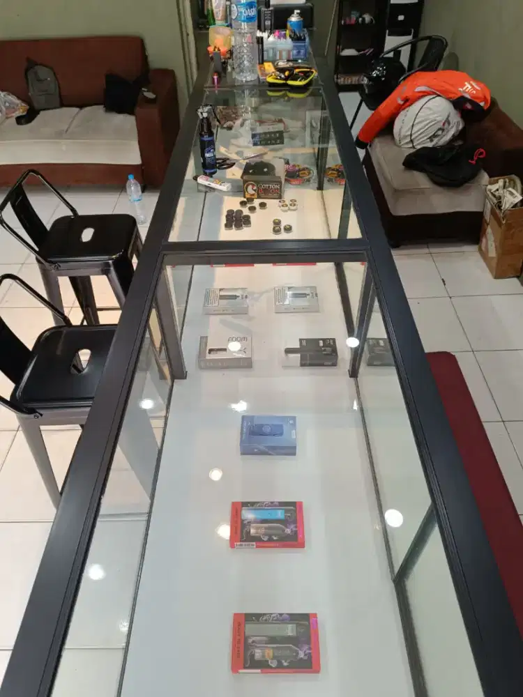 Etalase HP, vape, perhiasan