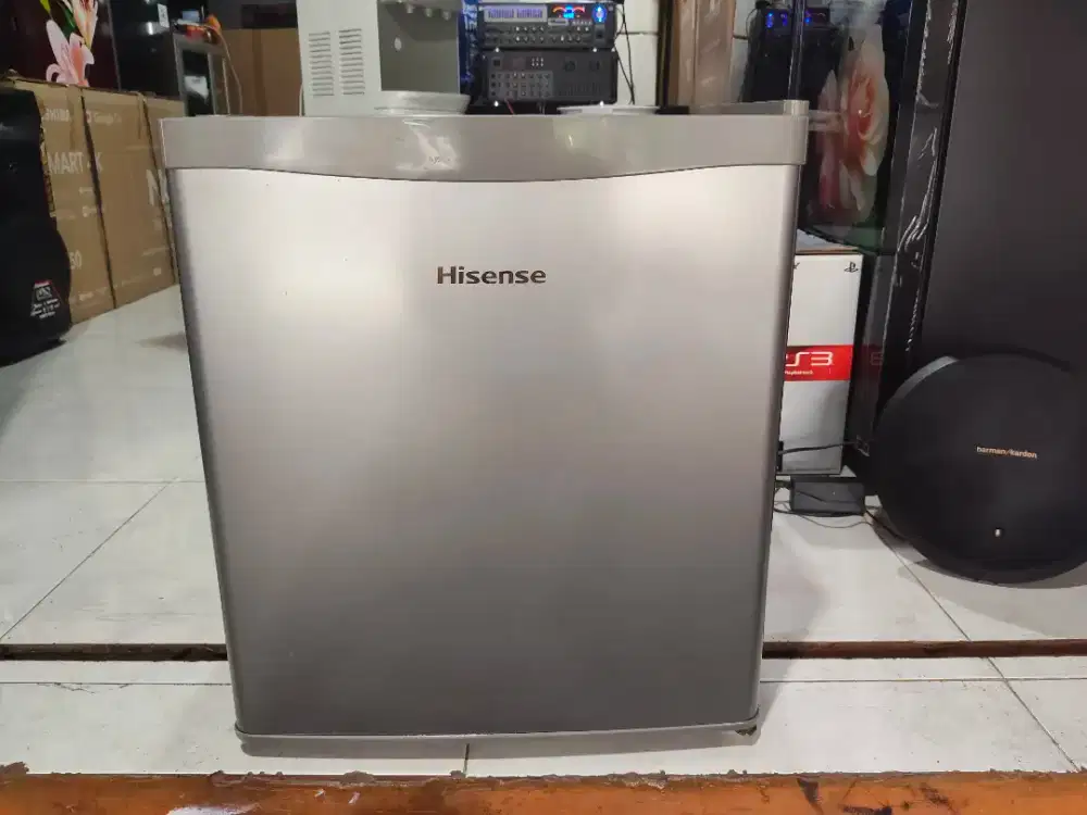 Kulkas Mini Hisense istimewa like new