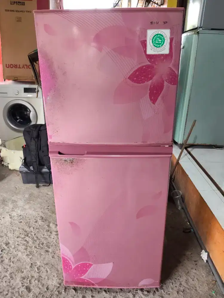Kulkas Sharp 2pintu normal dan masih orisinil