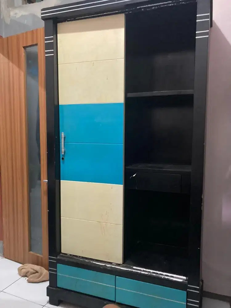 Bupet tv.  lemari pakaian . meja kerja