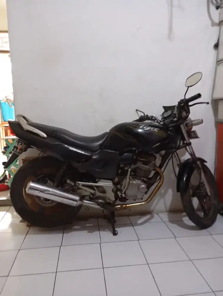 Honda tiger 2000