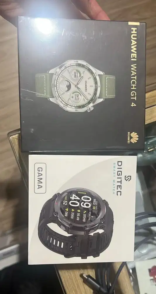 Smart Watch Huawei GT4 & Digitec Smart watch GAMA