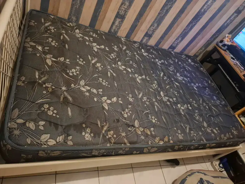 Spring Bed Kasur bekas