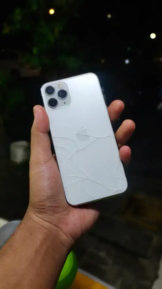 iPhone 11 pro inter ram /64