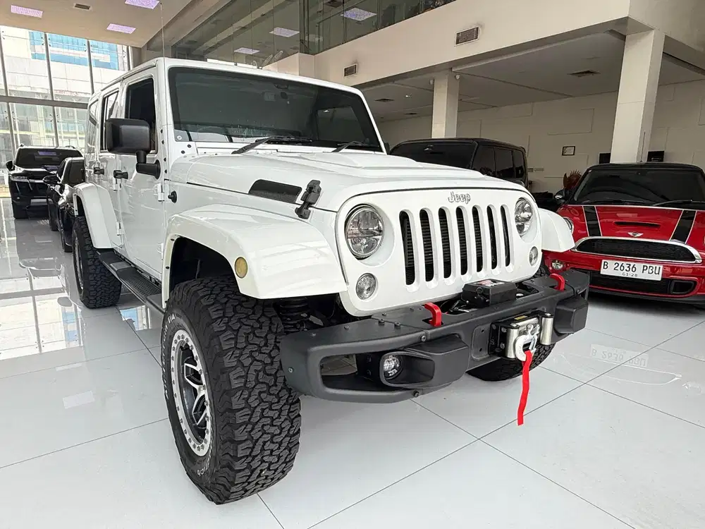 Jeep wrangler Sahara 3.0L 4wd nik 2014 white Siap pakai