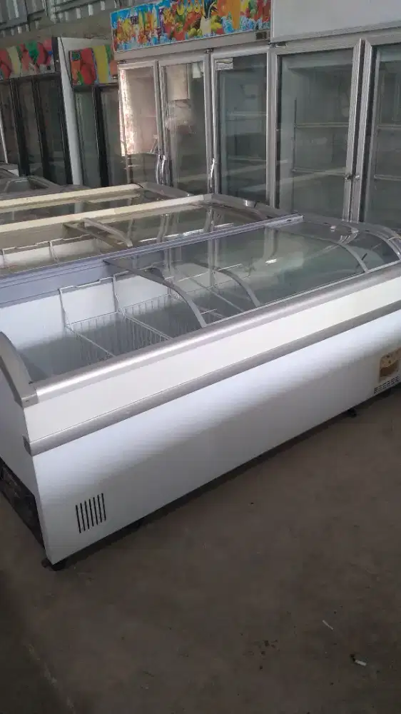 Frezer 1200. 700 liter unit bisa di antar