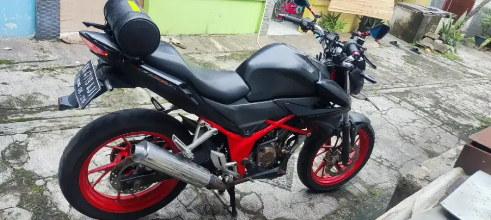 Dijual CB 150R Hitam Merah