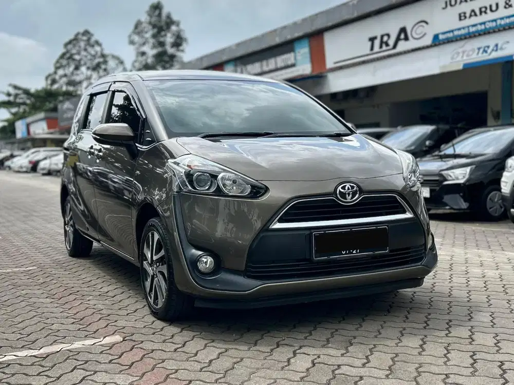 TOYOTA SIENTA V 1.5 A/T 2017 COKLAT METALIK