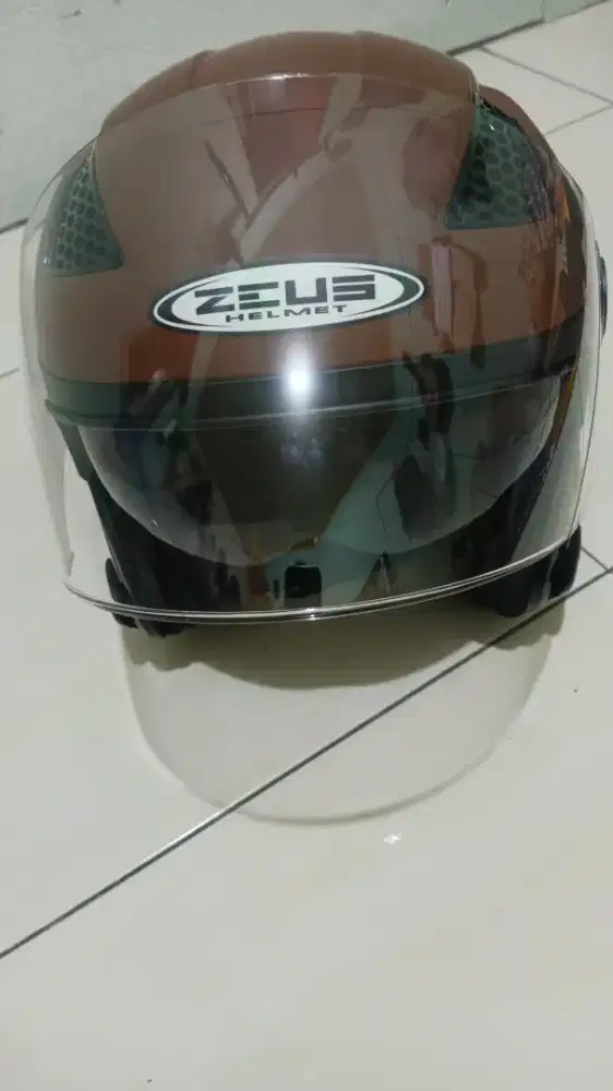 Helm zeus 610 Matt Brown