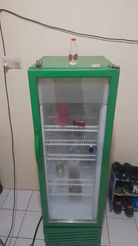 showcase display cooler