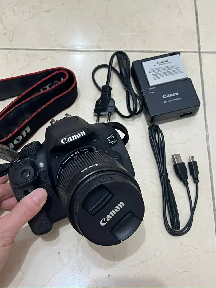 Kamera Canon DSLR EOS 700D Kit 18-55mm like New