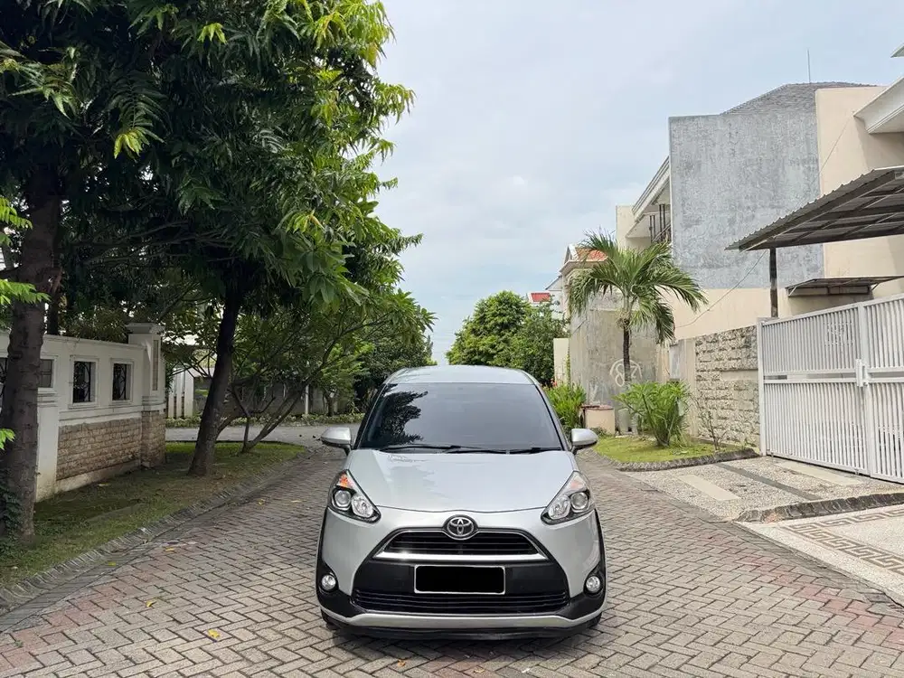 Toyota Sienta 1.5 V Matic 2017 Silver Plat L