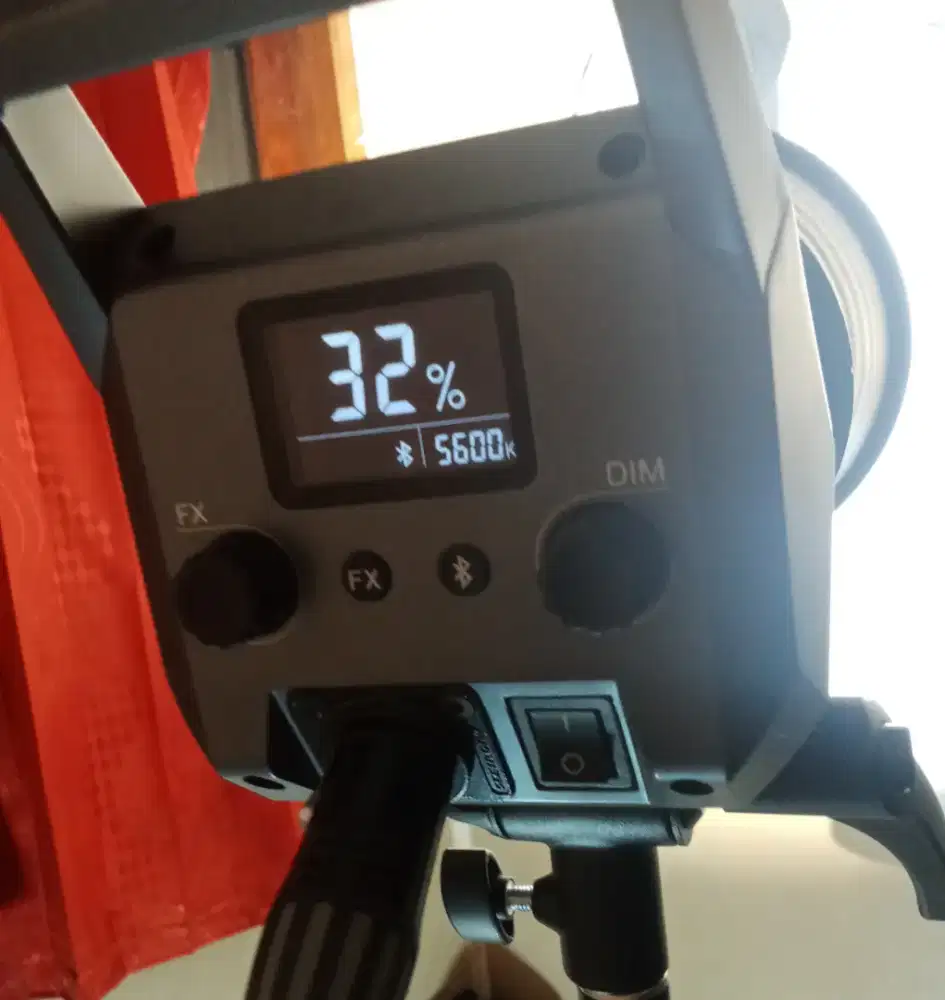 Lampulitemons untuk studio live streaming konten