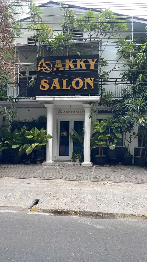 Dijual rumah buat usaha lokasi strategis