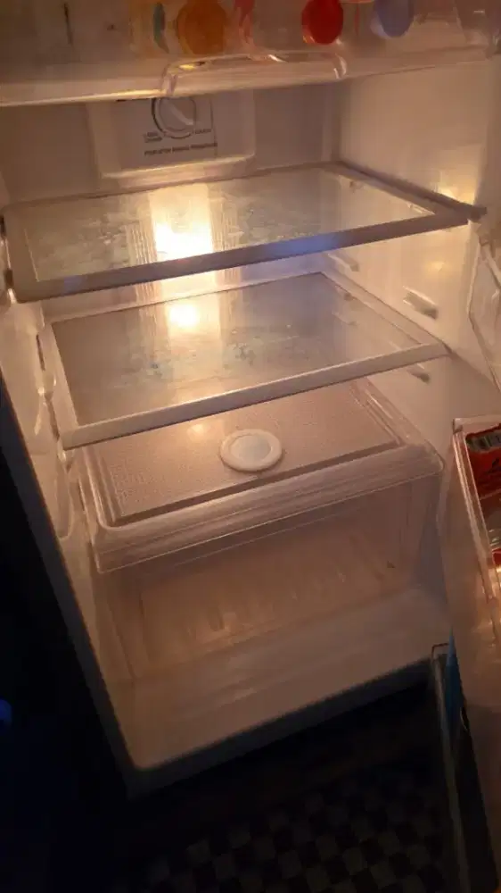 SERVIS KULKAS BERGARANSI