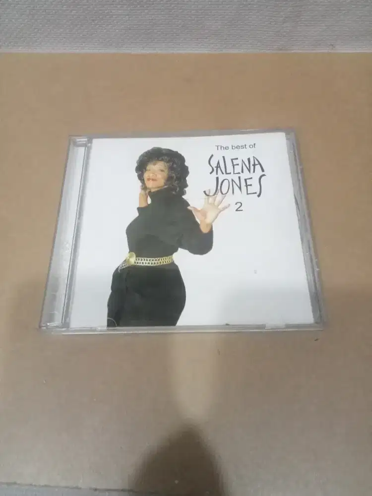 Kaset musik CD salena jones the best of 2