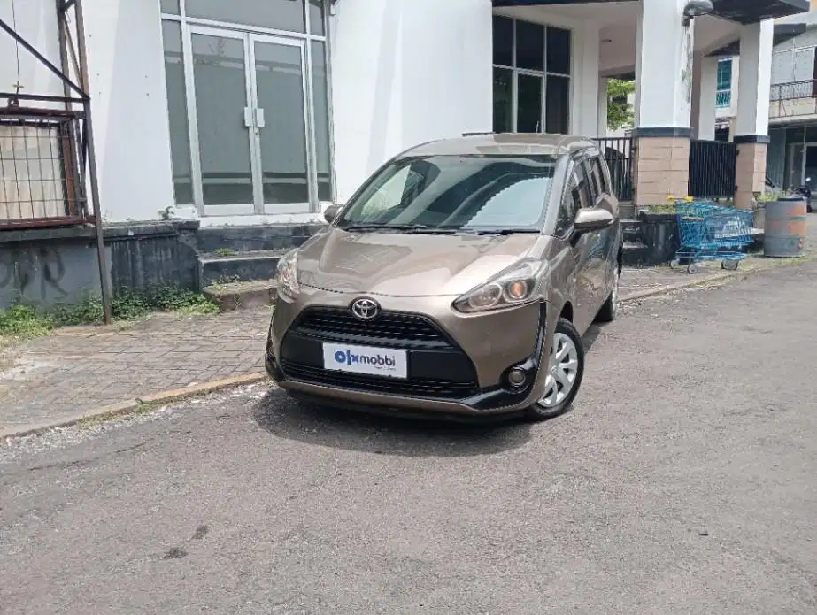 Pajak Panjang - Toyota Sienta 1.5 E Bensin-AT 2016