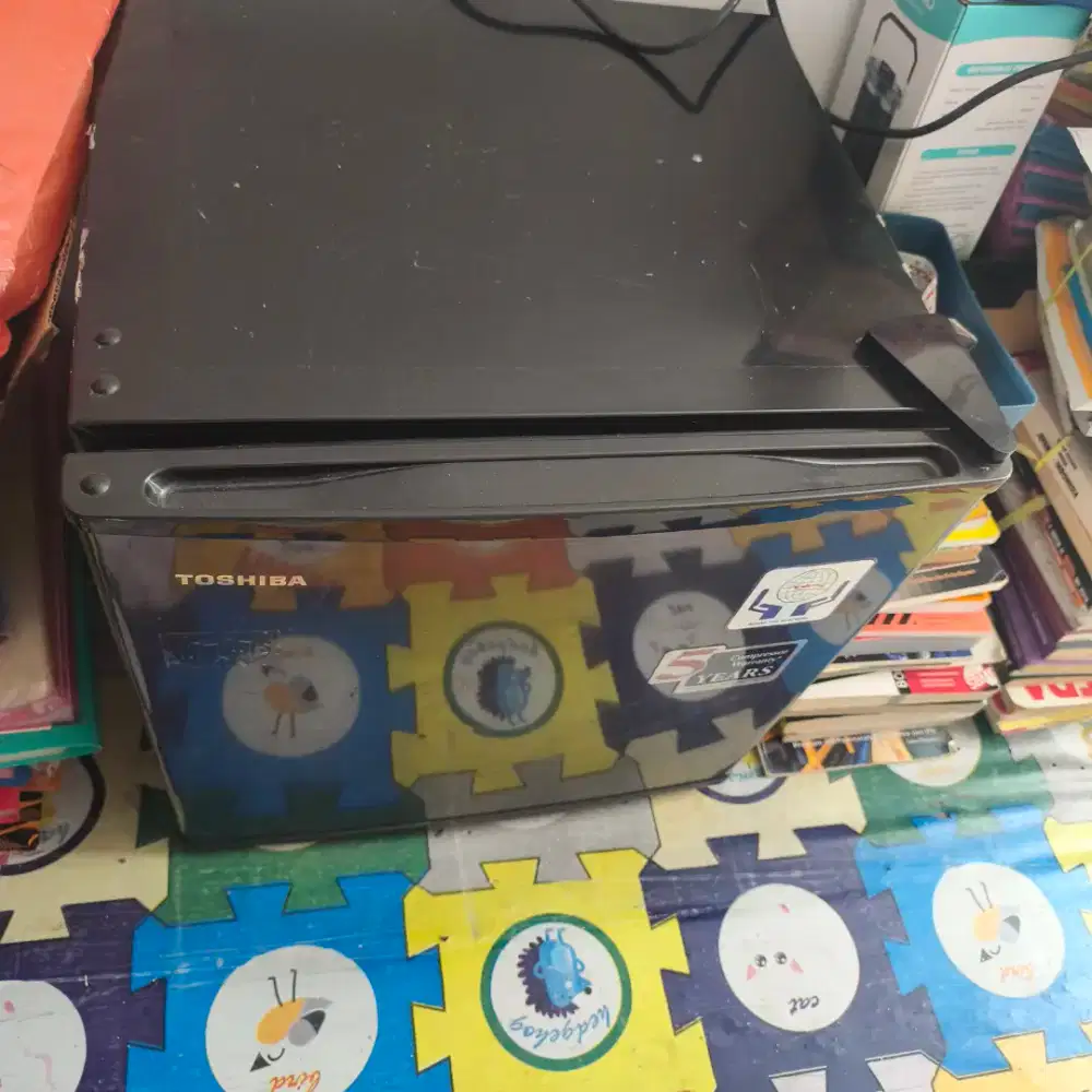 Kulkas Mini Toshiba | Baru Pakai ±1 Bulan | Dingin  | Hemat Listrik