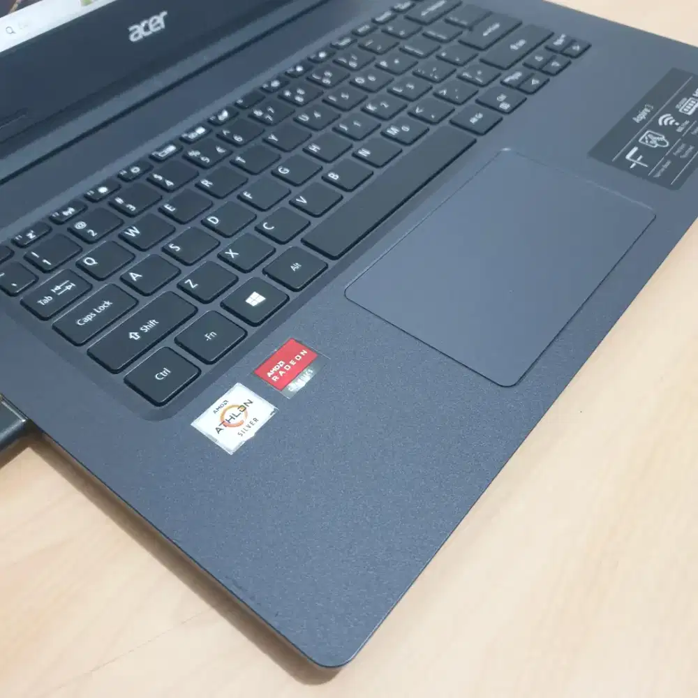 ACER ASPIRE 3 - AMD ATHON SILVER 3050U - 8GB - NVME 256GB
