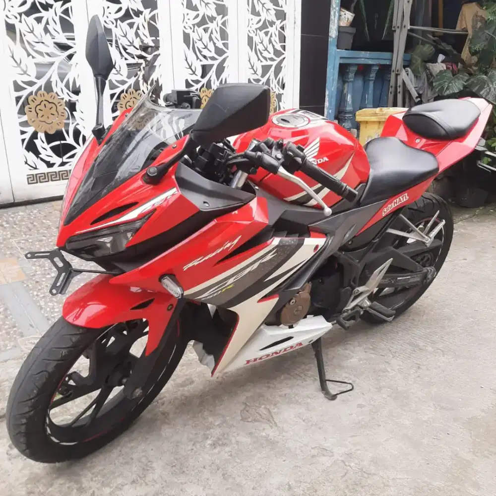 Honda CBR 150 Facelift 2018 ss lengkap mesin bagus Kilometer 28 Ribuan