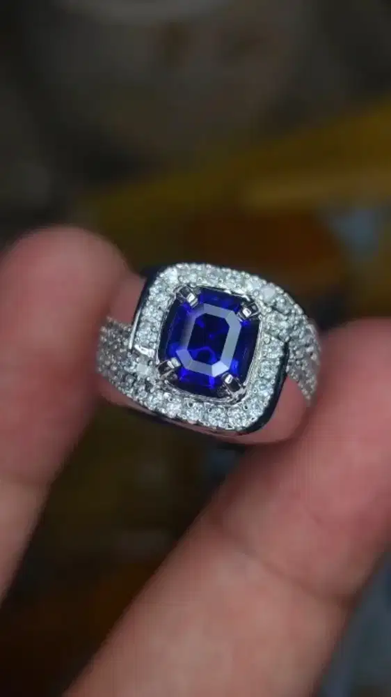 Natural Vivid Royal Blue Sapphire Srilanka Ceylon Sertifikat LOG-IN