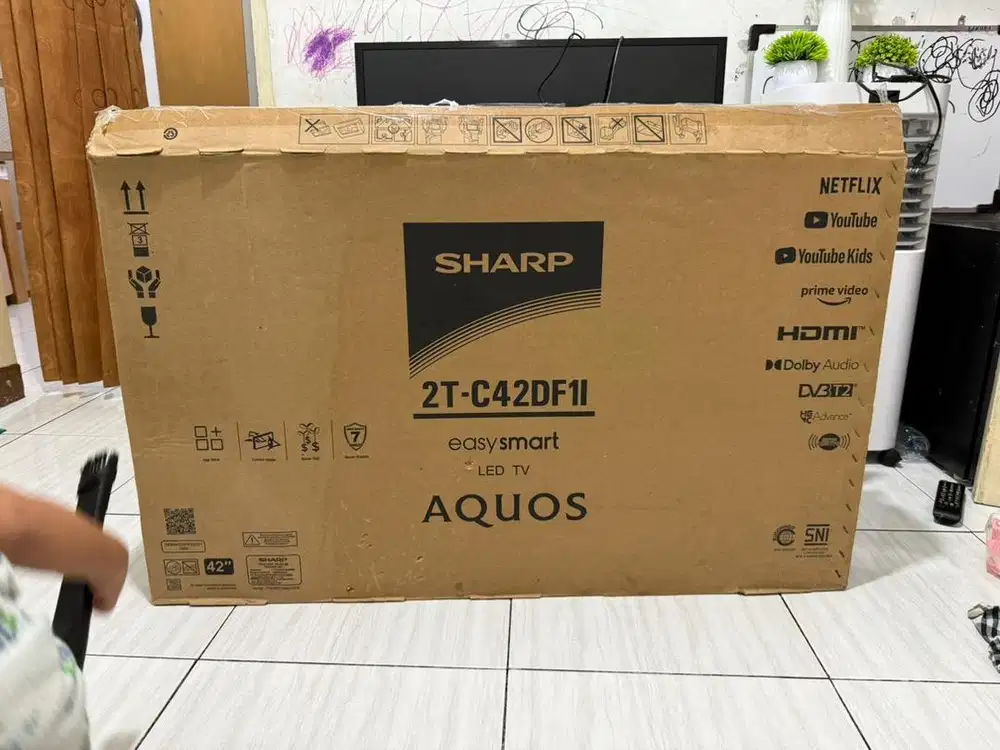 Smat tv sharp 42 inch mulus fullset