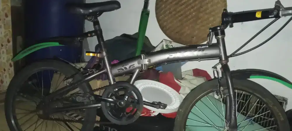 Di jual sepeda lipat merek Atlantis