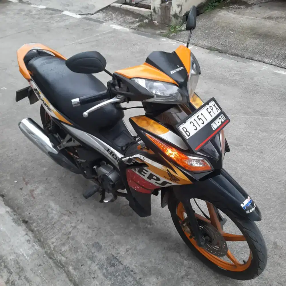 Honda Blade Repsol 2013 Karbu,ss lengkap mesin bagus stater tokcer