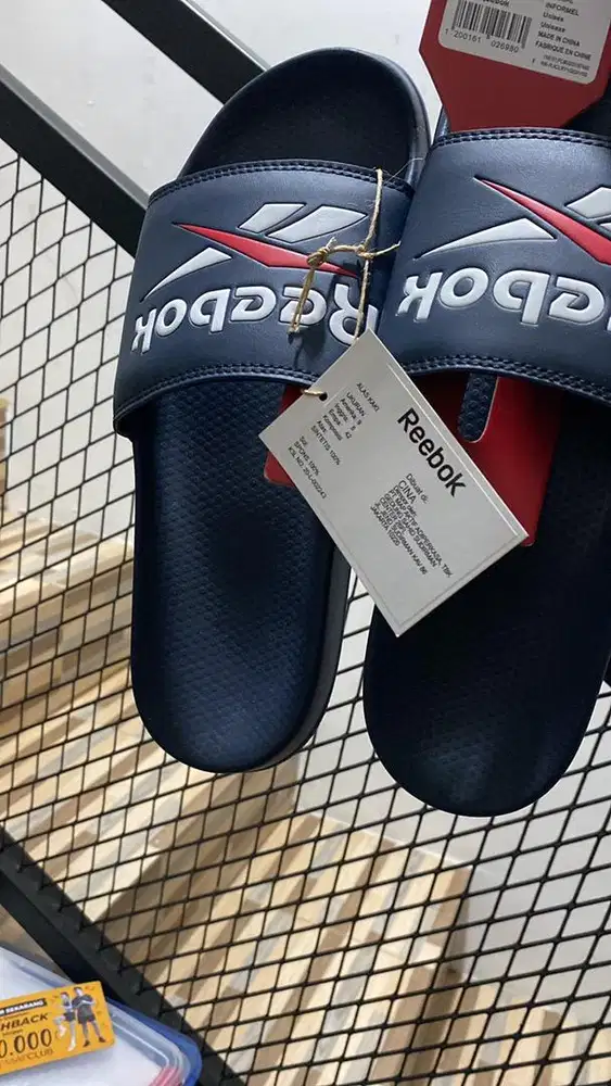 Di jual sandal reebox