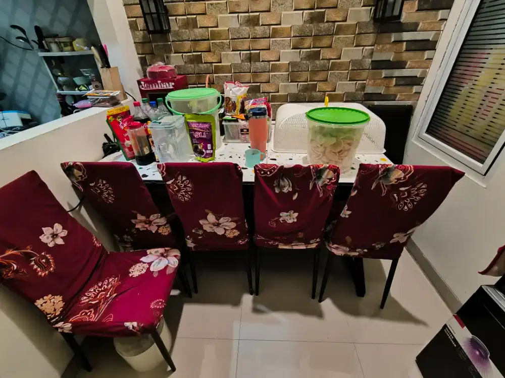 Meja makan kaca ukuran besar besi kuat dan kokoh dengan 6 buah kursi