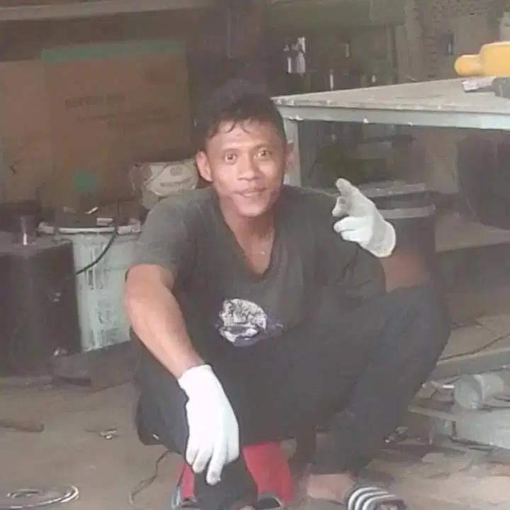 saya butuh kerjaan..berkas² saya lengkap.skck ada saya asli medan.