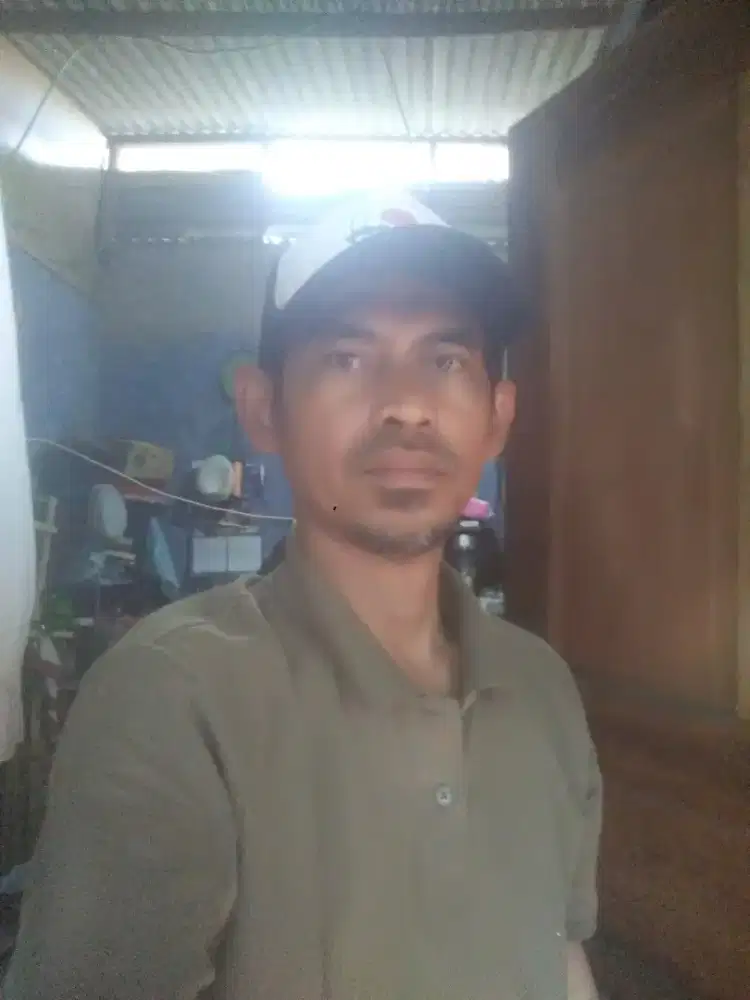 Saya sedang mencari pekerjaan sebagai supir