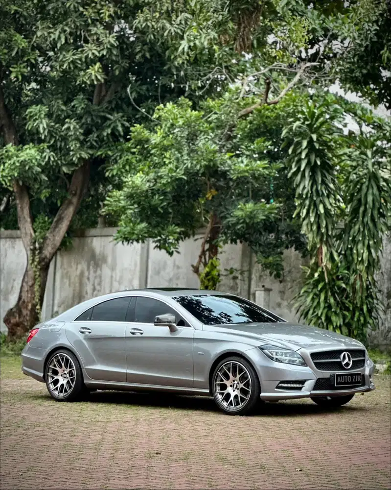 CashCreditSama Mercedes Benz CLS350 2012 velg bbs ori