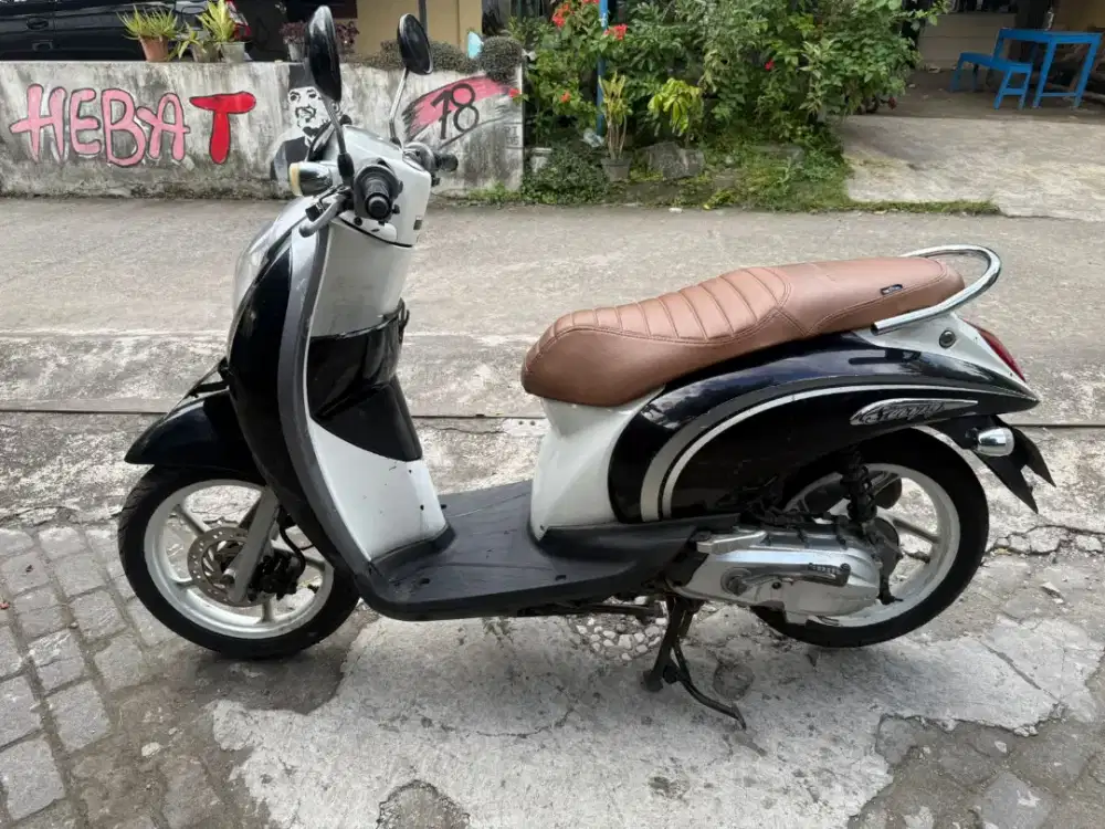 Scoopy THN 2011 plat B Jakarta