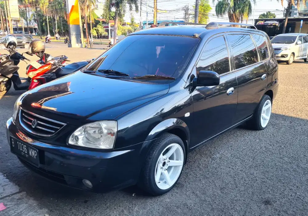 Kia Carens II 2004 Bensin