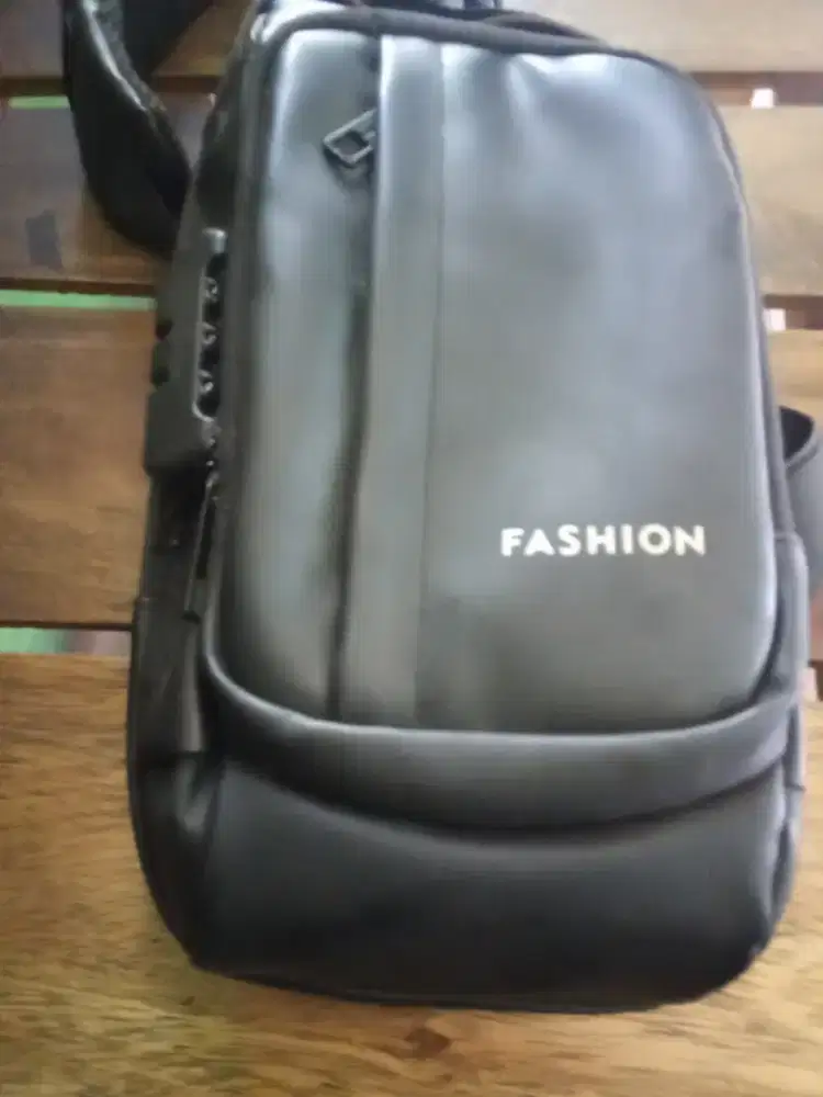 Tas slempang berkwalitas