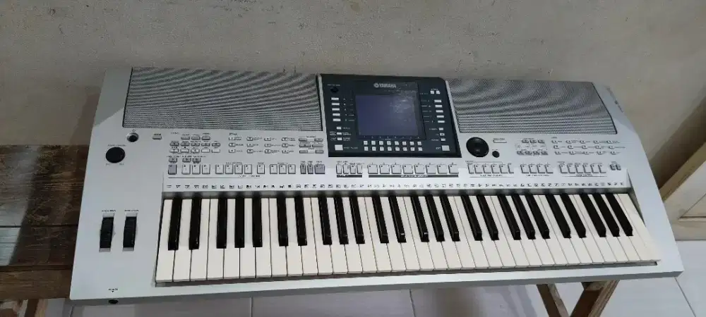 Keyboard yamaha psr s710