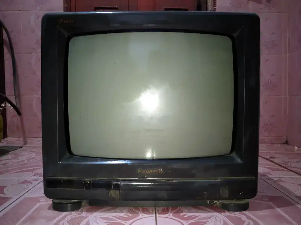 TV panasonic tabung