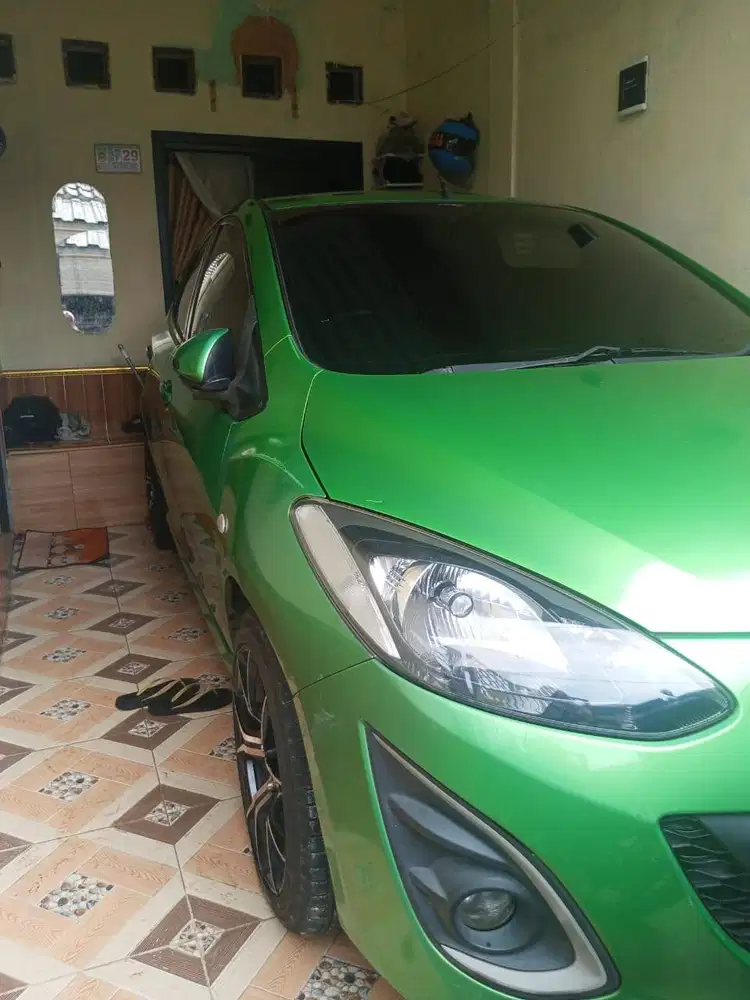 Mazda 2 Ijo on SALE!